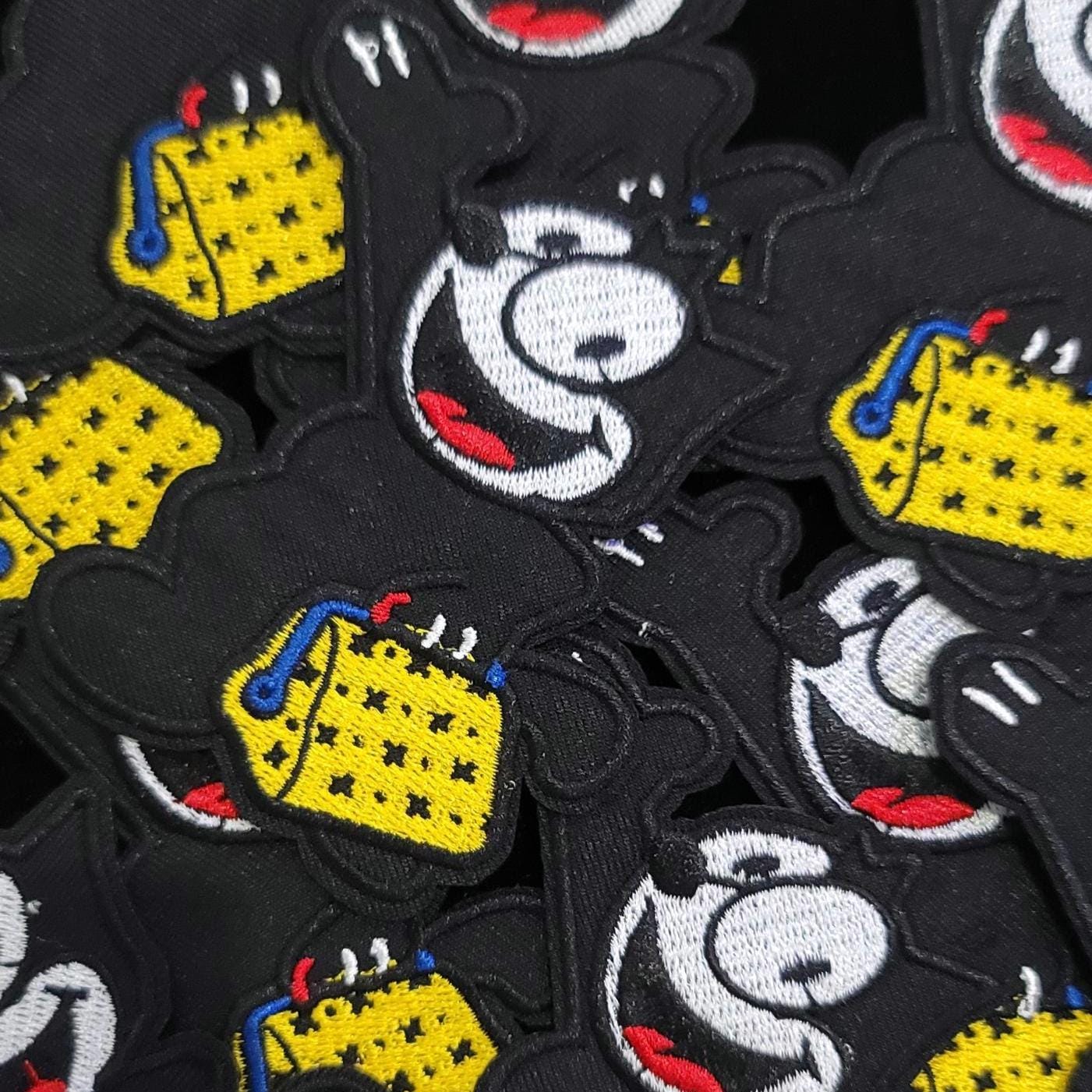 Retro Black Cat Patch – Cartoon-Style Iron-On/Sew-On Patch with Yellow Bag | Fun Vintage Vibe Appliqué