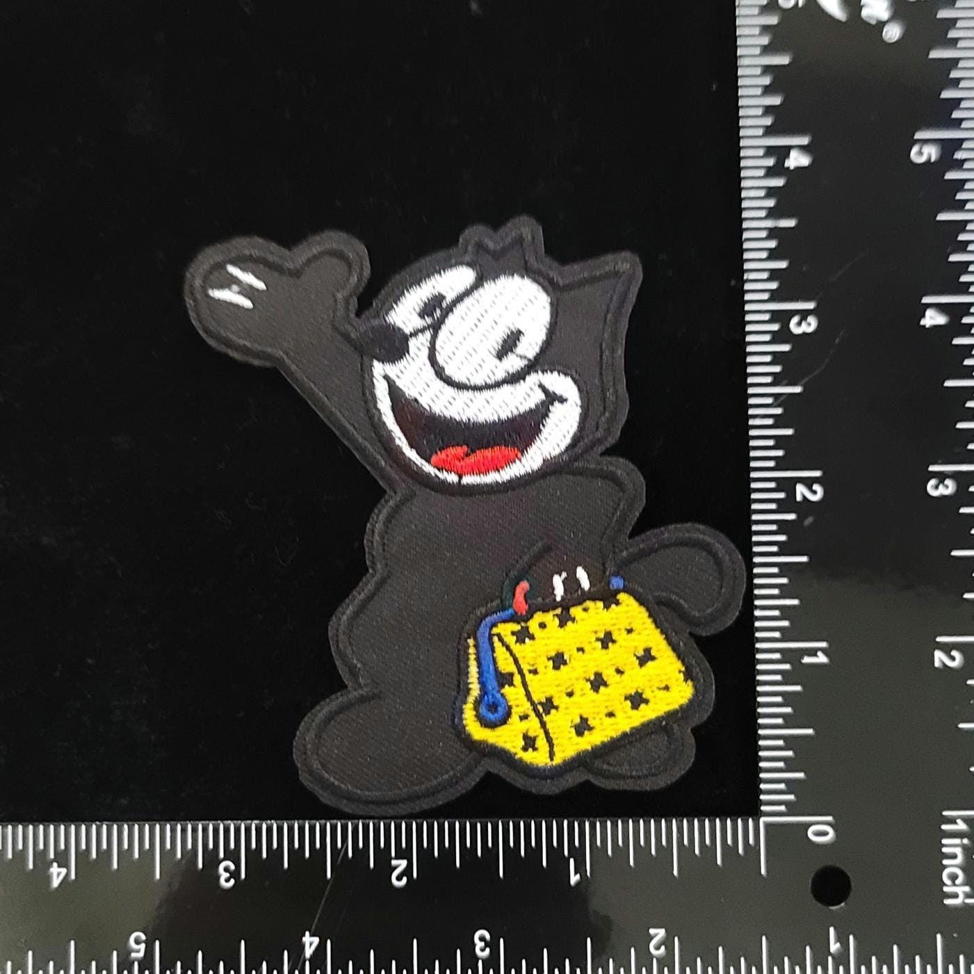 Retro Black Cat Patch – Cartoon-Style Iron-On/Sew-On Patch with Yellow Bag | Fun Vintage Vibe Appliqué